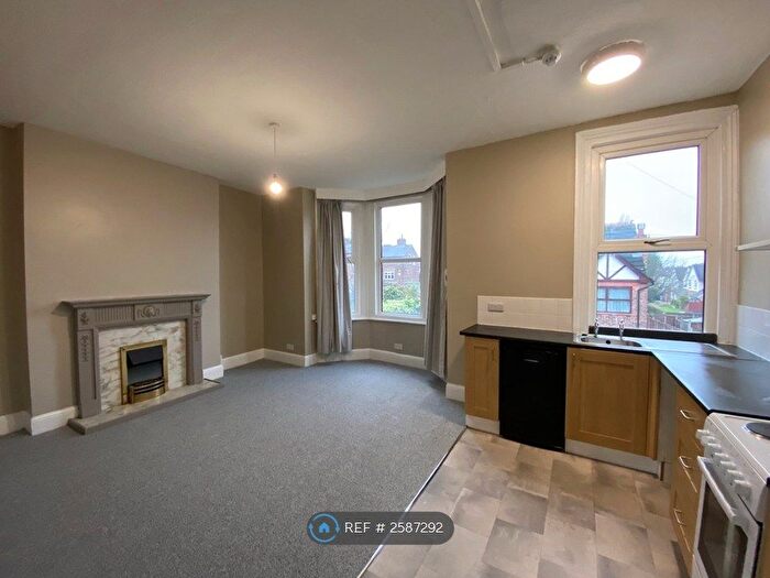 1 Bedroom Flat To Rent In Wendover Road, Urmston, Manchester, M41