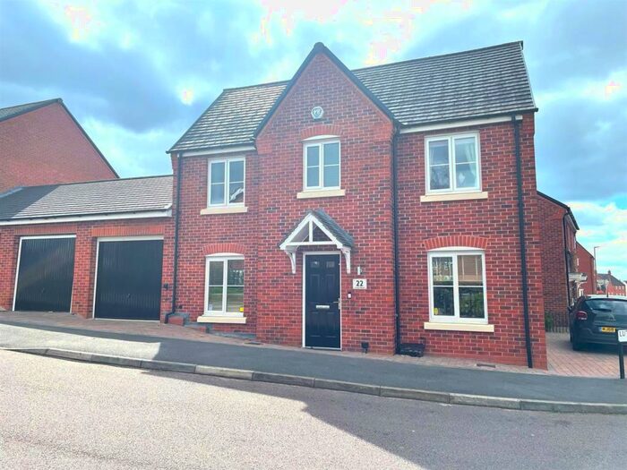 4 Bedroom Detached House For Sale In Luton Road, Church Gresley