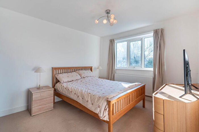 4 Bedroom Detached House For Sale In Margesson Drive, Barnt Green, B45