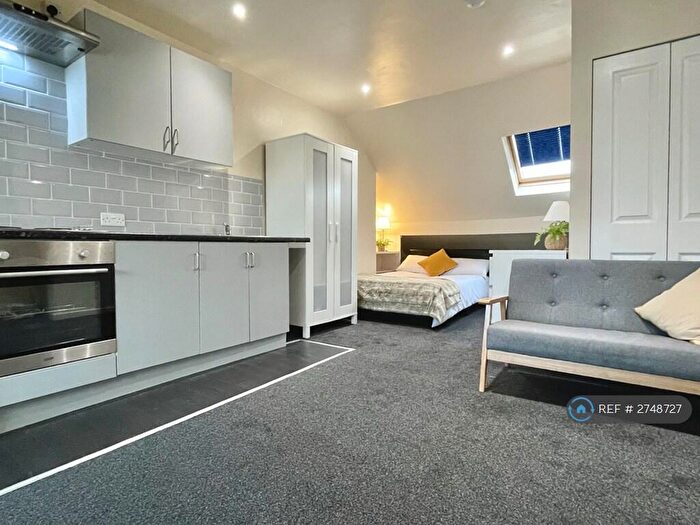 1 Bedroom Flat To Rent In Landseer Avenue, Leeds, LS13