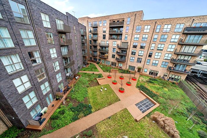 1 Bedroom Flat For Sale In Hudson Building, Prospect Row, London, E15