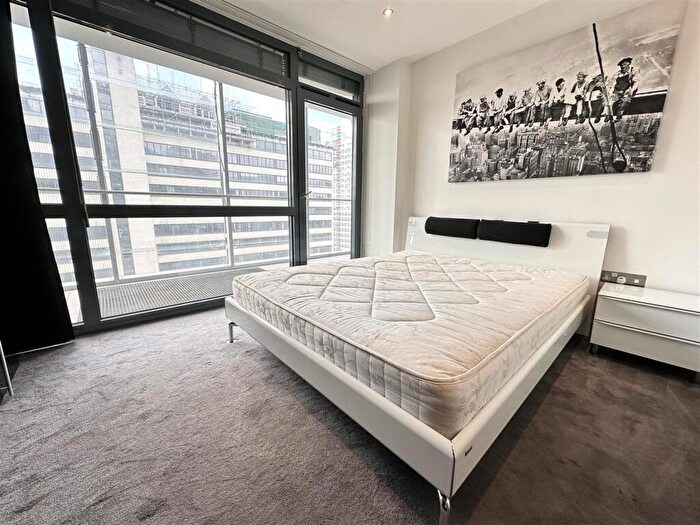 2 Bedroom Apartment To Rent In Deansgate, Manchester, M3