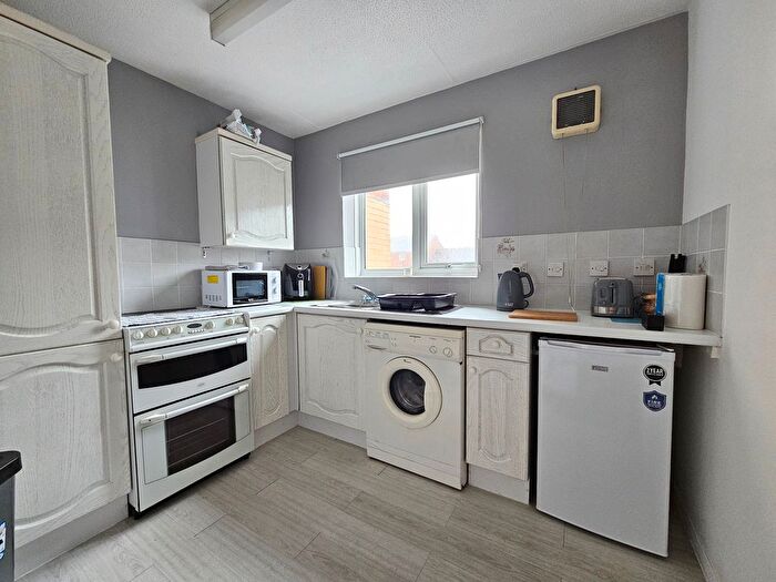 2 Bedroom Flat To Rent In Catrin House, Swansea, SA1