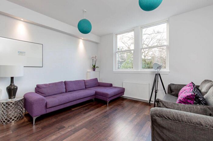 2 Bedroom Triplex To Rent In South Trinity Road, Edinburgh, EH5