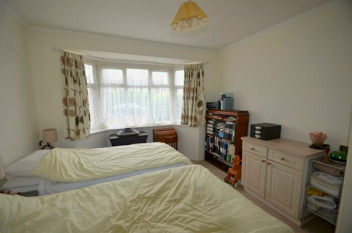 2 Bedroom Detached Bungalow For Sale In Hitchin Lane, Clifton, SG17