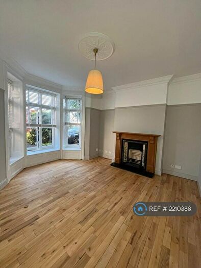 2 Bedroom Flat To Rent In Ditton Road, Surbiton, KT6