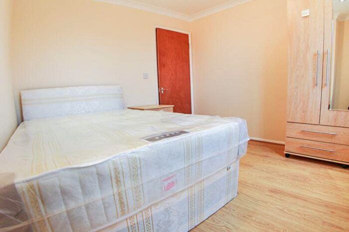 1 Bedroom Flat To Rent In Balls Pond Road, Dalston, N1