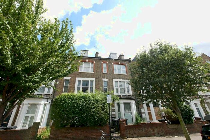 1 Bedroom Apartment To Rent In Somerfield Road, Finsbury Park, N4