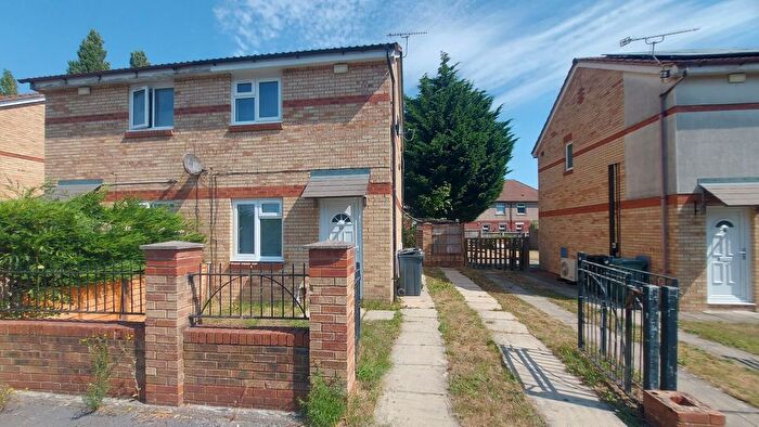 2 Bedroom Semi-Detached House To Rent In Barnby Avenue, Bradford, BD8