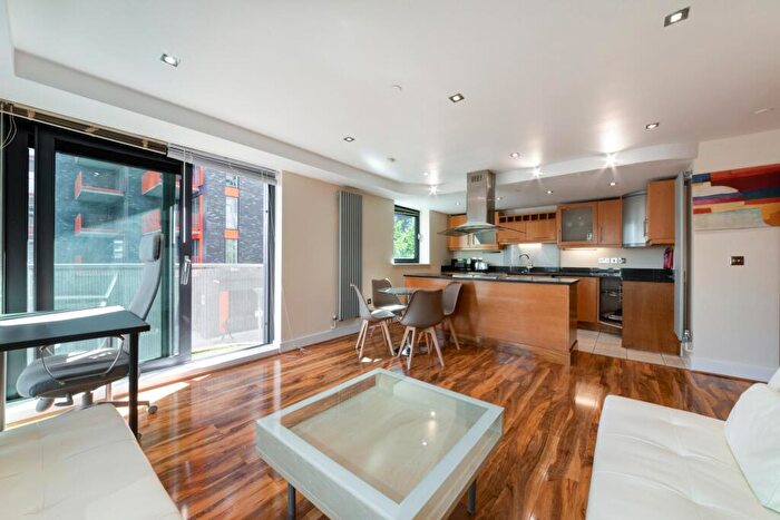 2 Bedroom Apartment To Rent In , Millharbour, E14