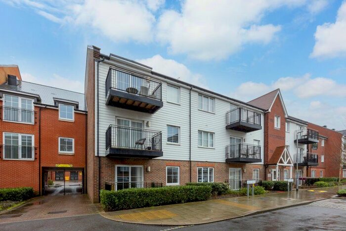 2 Bedroom Flat To Rent In Eden Road, Dunton Green, Sevenoaks, TN14