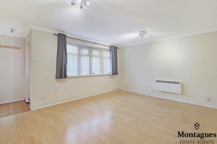 1 Bedroom Maisonette To Rent In Garnon Mead, Coopersale, CM16