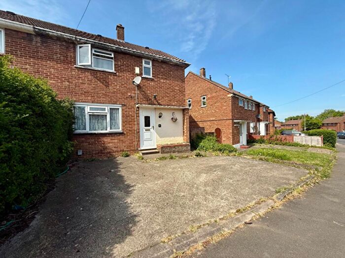 3 Bedroom House To Rent In Hallwicks Road, Luton, LU2