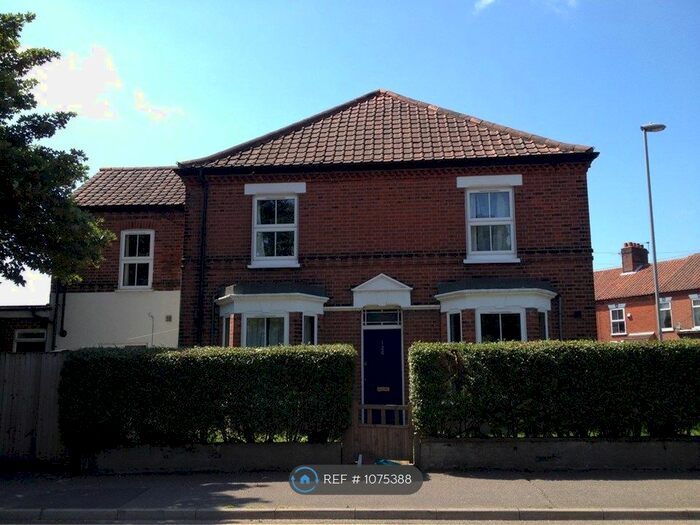 3 Bedroom Terraced House To Rent In Aylsham Road, Norwich, NR3