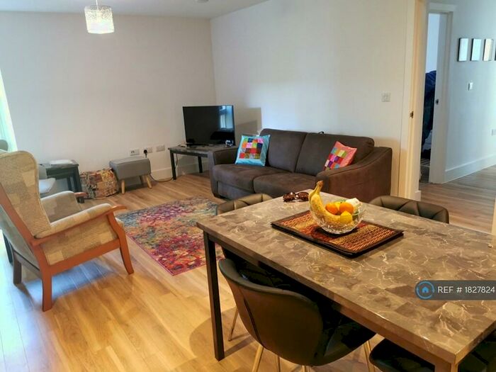 2 Bedroom Flat To Rent In Hills Road, Cambridge, CB2