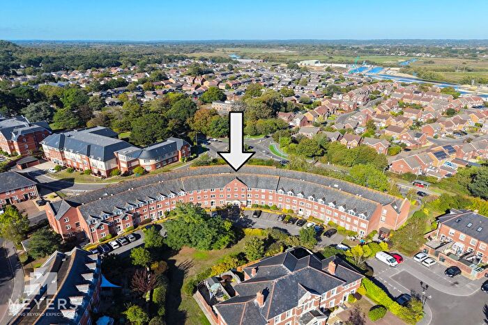2 Bedroom Flat For Sale In Regency Crescent, Christchurch, BH23