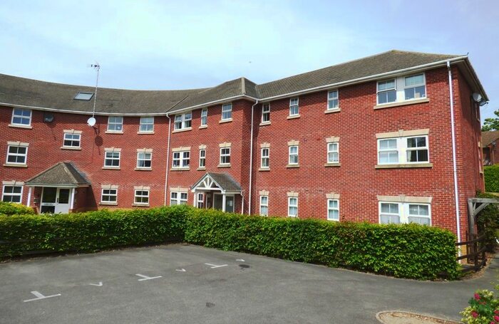 2 Bedroom Flat To Rent In Turing Drive, Bracknell, RG12