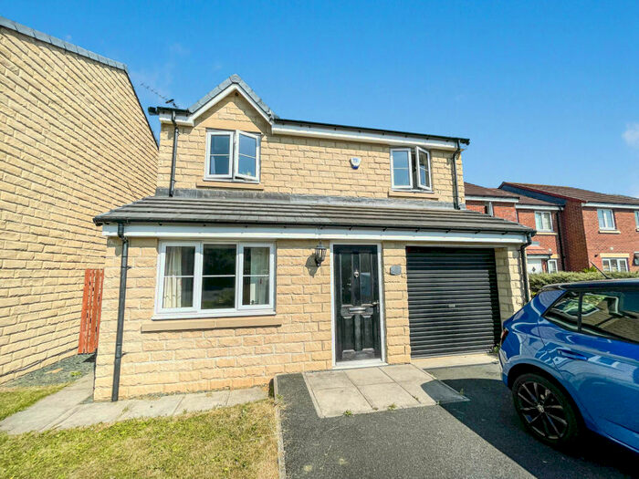 3 Bedroom Detached House To Rent In Holliday Close, Langley Moor, Durham, Durham, DH7