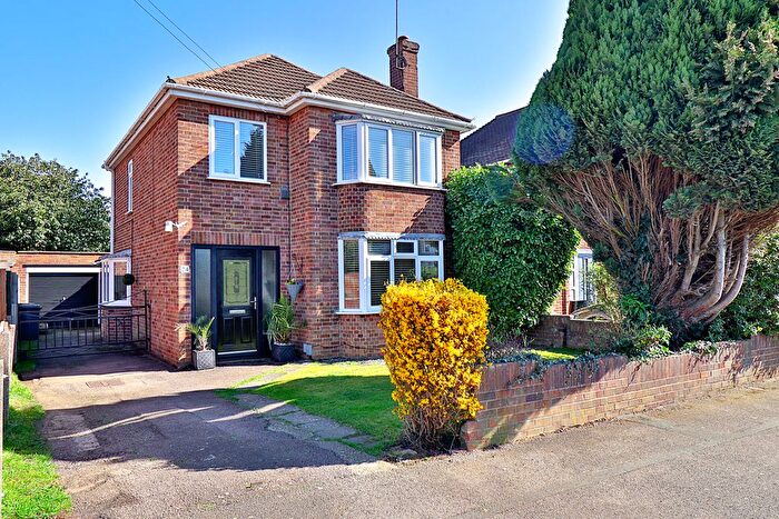 3 Bedroom Detached House For Sale In Warwick Road, Peterborough, PE4