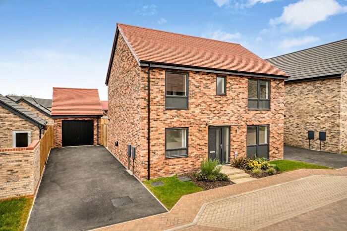 4 Bedroom Detached House For Sale In Rambouillet Drive, Whitehouse Park, Buckinghamshire, MK8