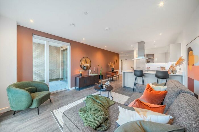 1 Bedroom Apartment To Rent In Dawes Street, London, SE17