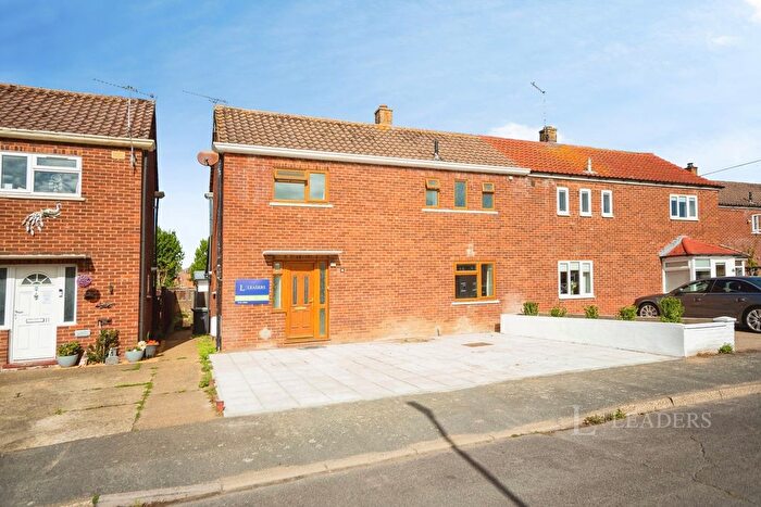 4 Bedroom Semi-Detached House To Rent In Twyford Road, Hadlow, Tonbridge, TN11