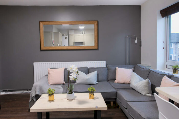 6 Bedroom Flat To Rent In Flat, Rob Roy House, Nottingham, NG7