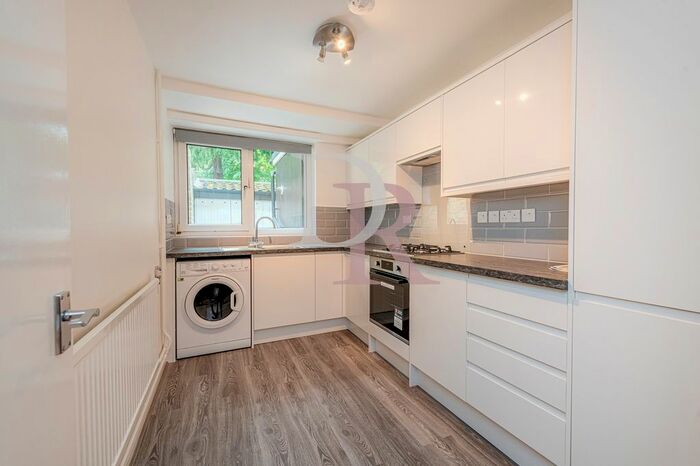 2 Bedroom Flat To Rent In Highbury Grove, London, N5