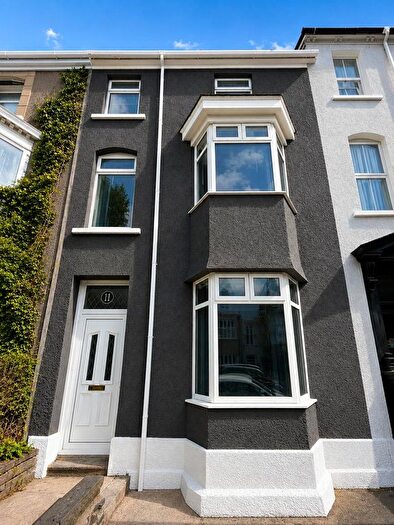 8 Bedroom Terraced House To Rent In Eaton Crescent, Swansea, SA1