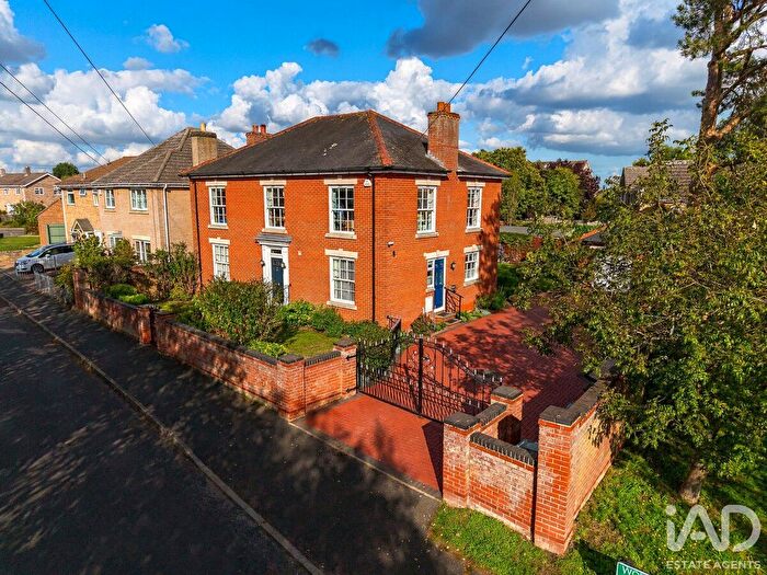 4 Bedroom Detached House For Sale In Wood Lane, Stretham, Cambridgeshire, CB6