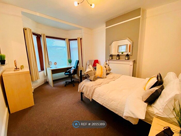 4 Bedroom Semi-detached House To Rent In Earlsdon Avenue North, Coventry, CV5