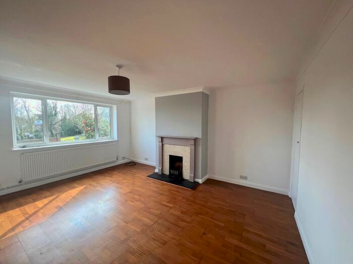 2 Bedroom Flat To Rent In Park Road, High Barnet, Barnet, EN5