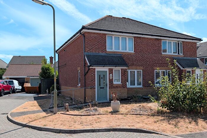 3 Bedroom Semi-Detached House For Sale In Wessex Close, Lee-on-the-solent, PO13