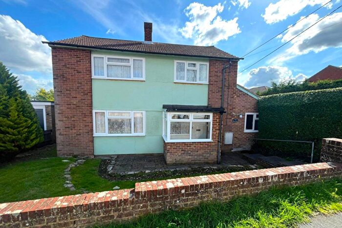 3 Bedroom Detached House For Sale In Elm Road, Farnham, Surrey, GU9