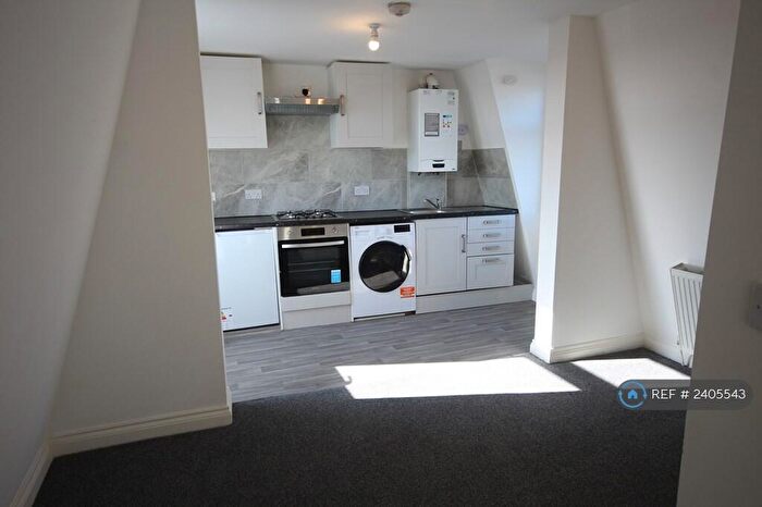 1 Bedroom Flat To Rent In Bedford Hill, London, SW12