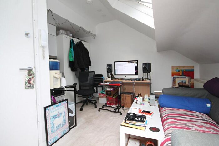 Flat To Rent In The Grove, Finchley, N3