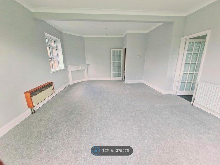 2 Bedroom Detached House To Rent In Sandy Lane, Orpington, BR6