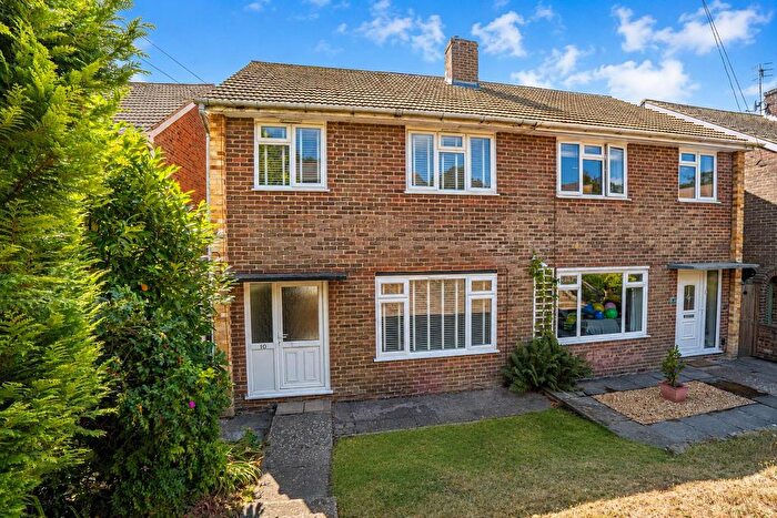 3 Bedroom Semi-Detached House For Sale In Fairstone Close, Hastings, TN35