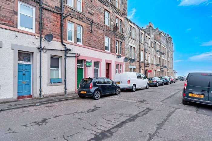 2 Bedroom Flat To Rent In Beach Lane, Musselburgh, East Lothian, EH21