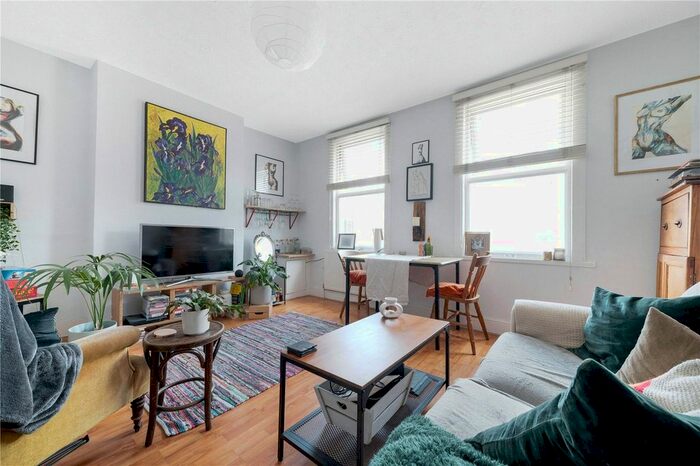 2 Bedroom Flat To Rent In New Cross Road, London, SE14