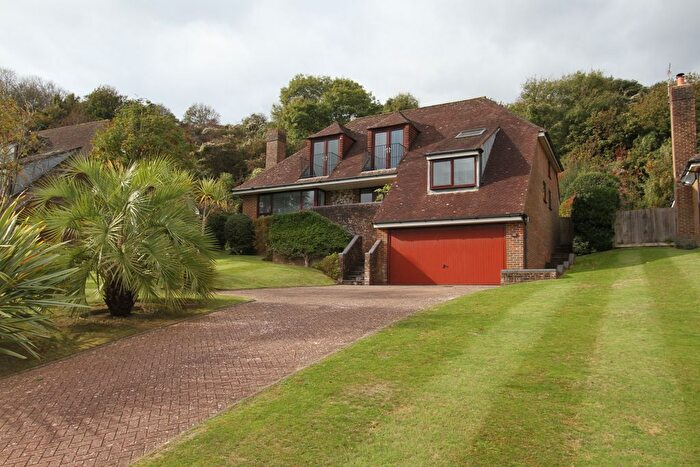 4 Bedroom Detached House For Sale In Lincoln Close, Eastbourne, BN20