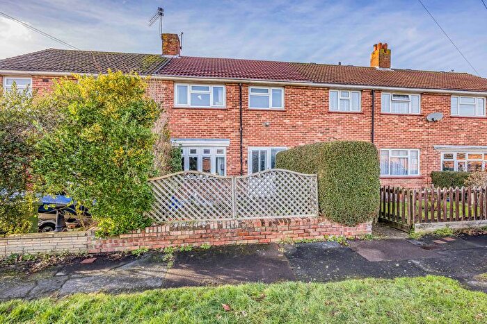 3 Bedroom Terraced House For Sale In Allendale Avenue, Emsworth, PO10