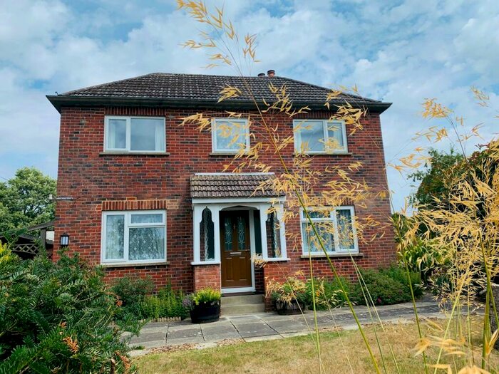 3 Bedroom Detached House To Rent In Biddenfield Lane, Wickham, Fareham, PO17