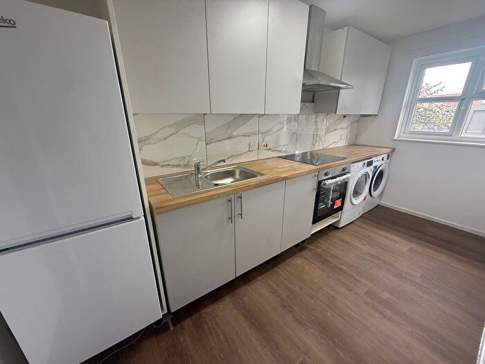 1 Bedroom Maisonette To Rent In Uxbridge, U, UB8