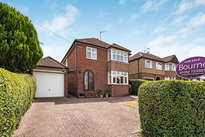 3 Bedroom Detached House For Sale In Grove End Road, Farnham, Surrey, GU9