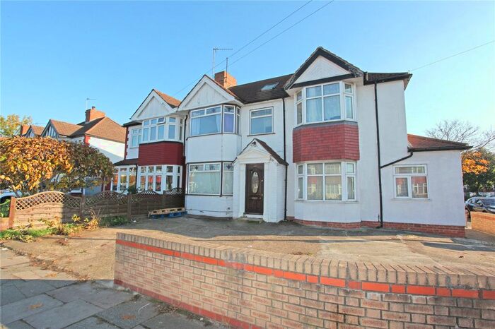 6 Bedroom End Of Terrace House To Rent In Firs Lane, London, N13