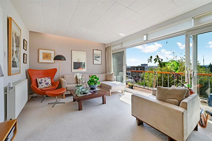 5 Bedroom Property For Sale In Cottenham Place, West Wimbledon, SW20