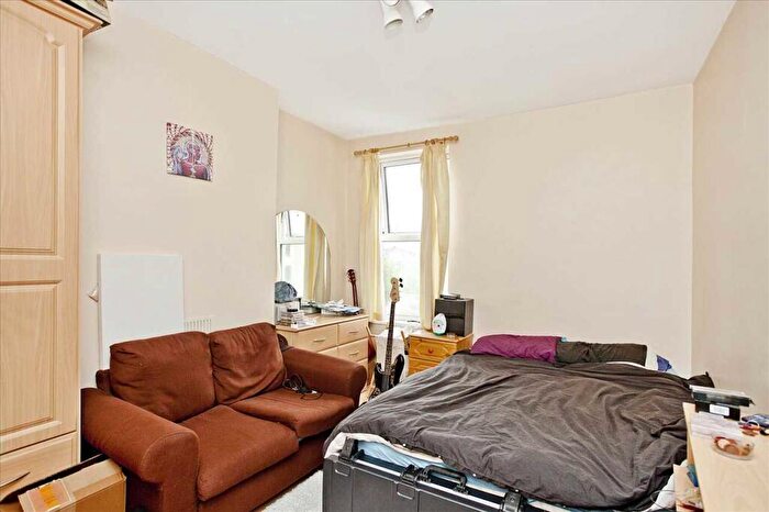 5 Bedroom Semi-Detached House To Rent In Worthington Road, Surbiton, KT6