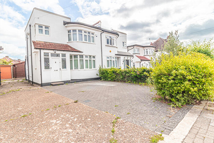 3 Bedroom Semi-Detached House To Rent In Beverley Gardens, Stanmore, Greater London, HA7