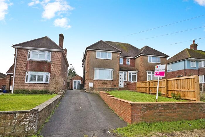 3 Bedroom Semi Detached House For Sale In Ilchester Road, Yeovil, BA21